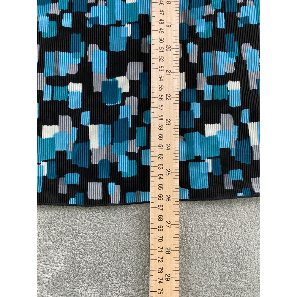 Dressbarn Woman 2X Blue Geometric Micro Pleated Short Sleeve Blouse Top RN118589 - Picture 6 of 8